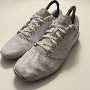 Nike Cheer Shoes Women Size 7.5 Sideline White Cheerleading Sneakers 943790-100